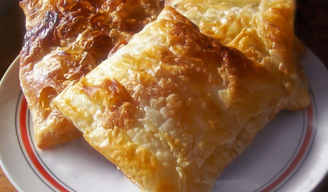 Războiul din Piața Amzei: Croissantul elitelor vs. Merdeneaua lui nea Mihai. Cine câștigă bătălia amprentei de carbon?