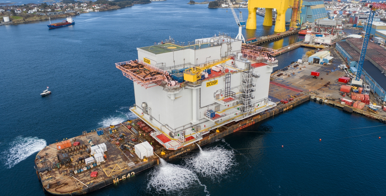Efficient substation transports for the world’s largest offshore wind farm