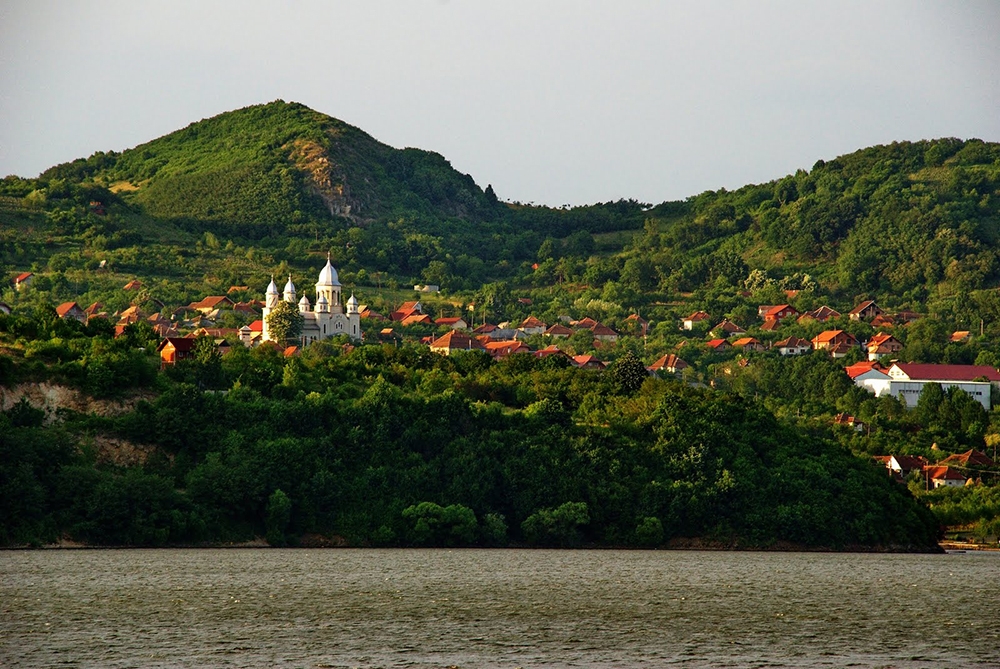 Staţiunea turistică montană Luna Şes este aproape de finalizare