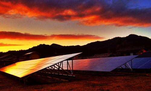 Energie solară stocată în lichide și eliberată la cerere