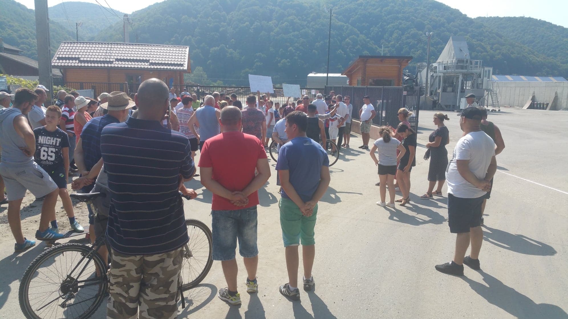 Protest la Bistrița-Năsăud, după ce a fost deschisă o stație de mixturi asfaltice în mijlocul orașului