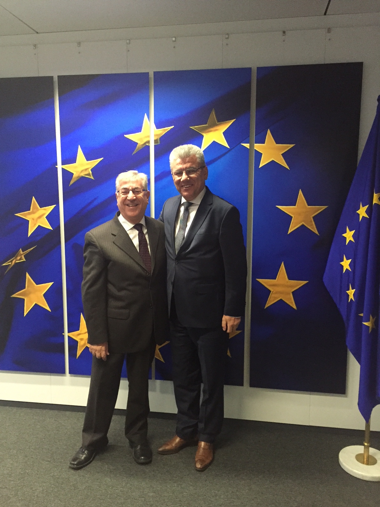 Ministrul Ioan Deneș s-a întâlnit miercuri, la Bruxelles, cu Karmenu Vella, comisarul european pentru mediu, afaceri maritime și pescuit,