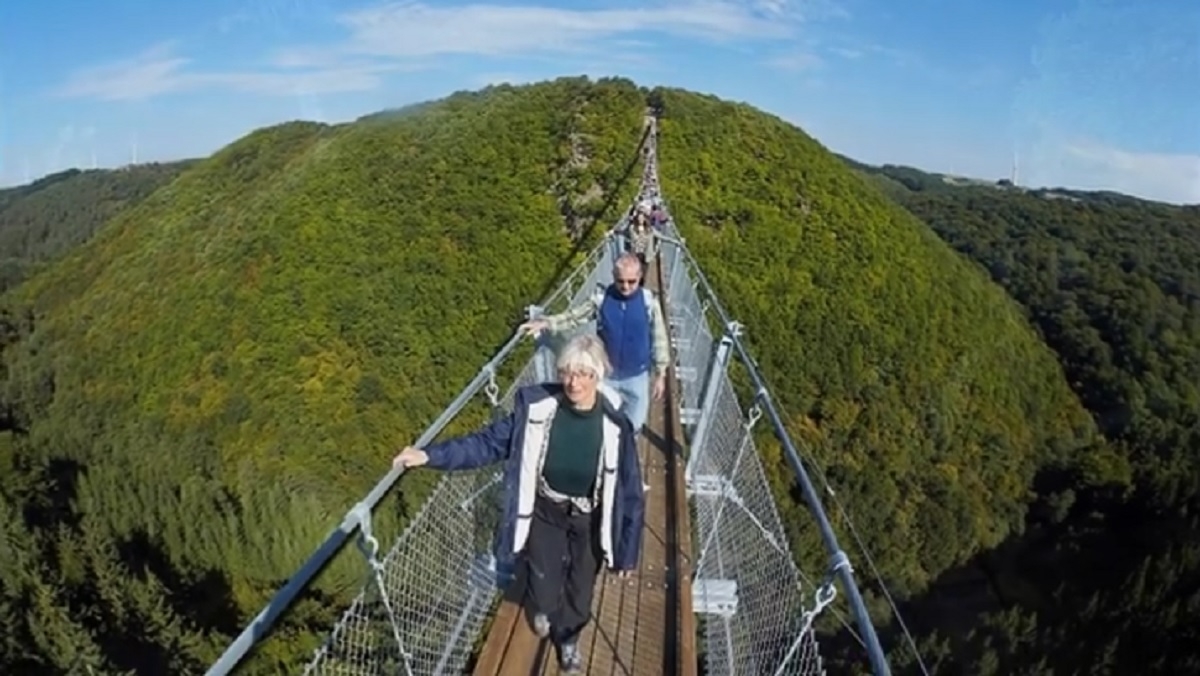 Cum arată cel mai lung pod suspendat din Germania - VIDEO