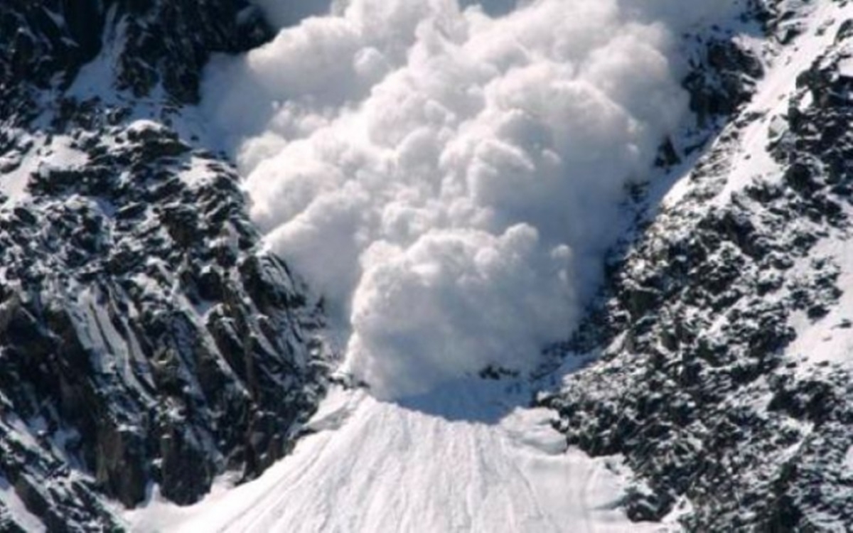 Risc mare de avalanșă în Munții Bucegi și Făgăraș